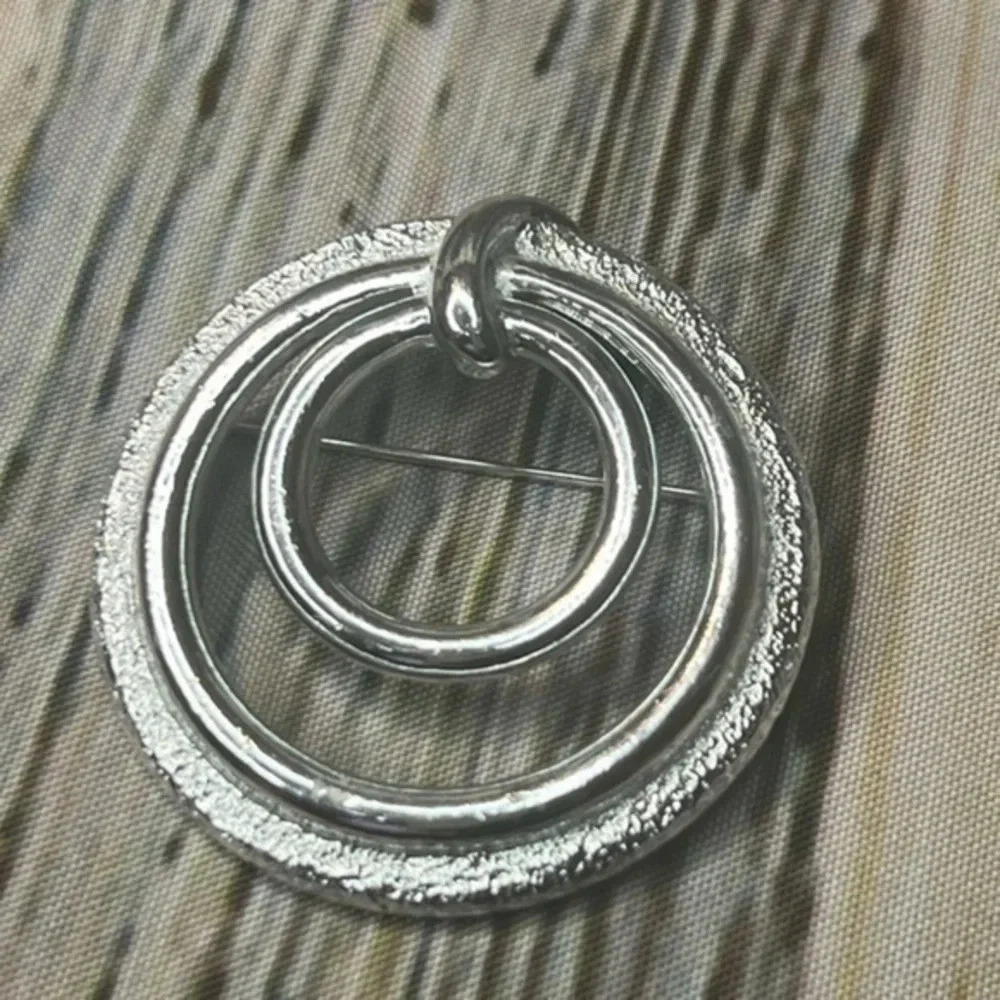 Sarah Coventry Silver Circular Brooch Pin